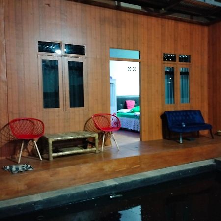 Ayu Homestay Syari'Ah Ternate Exteriör bild